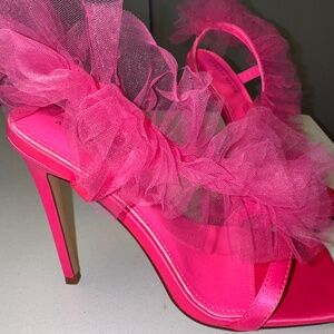 Hot Pink with Frills 💞
